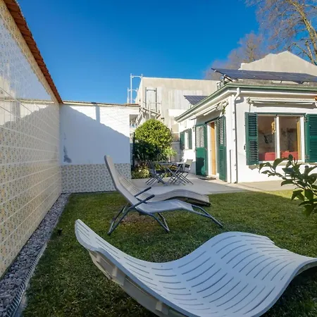 بيت للعطل 2 Bdr Guadiana House Garden Metro Station 2min