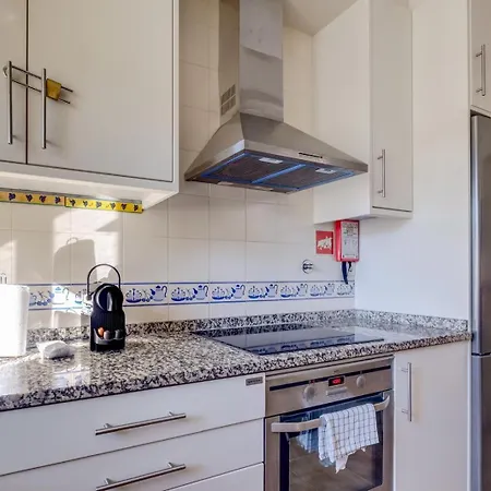 2 Bdr Guadiana House Garden Metro Station 2min بيت للعطل *
