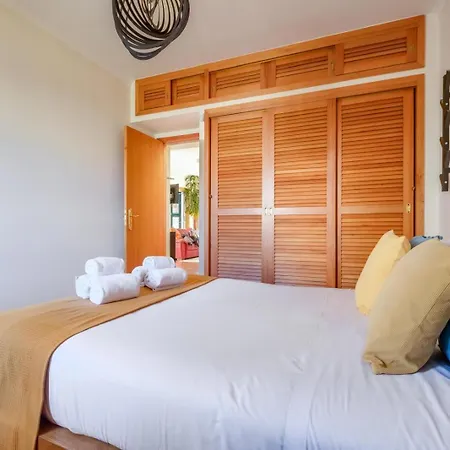 2 Bdr Guadiana House Garden Metro Station 2min بيت للعطل