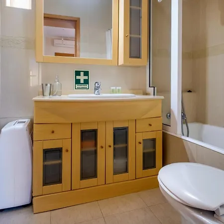 بيت للعطل 2 Bdr Guadiana House Garden Metro Station 2min