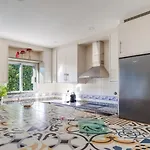 2 Bdr Guadiana House Garden Metro Station 2min Сasa de vacaciones