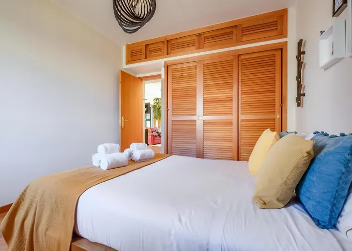 2 Bdr Guadiana House Garden Metro Station 2min Ferienhaus