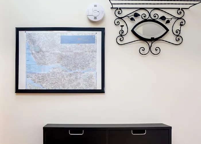 2 Bdr Guadiana House Garden Metro Station 2min