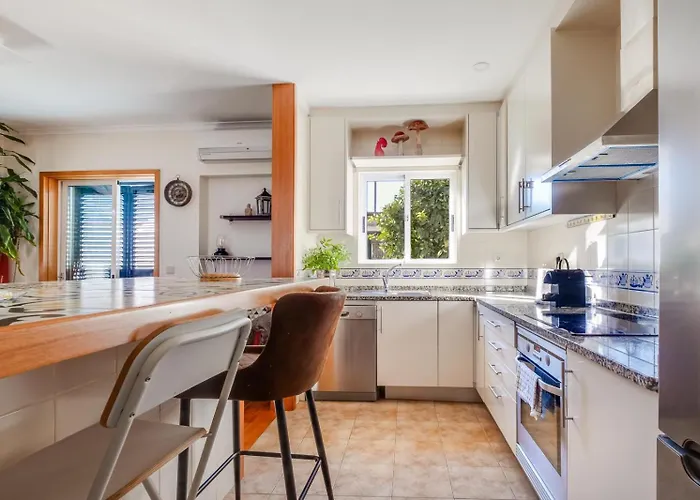 2 Bdr Guadiana House Garden Metro Station 2min *