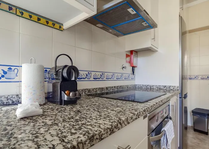 2 Bdr Guadiana House Garden Metro Station 2min Casa de Férias