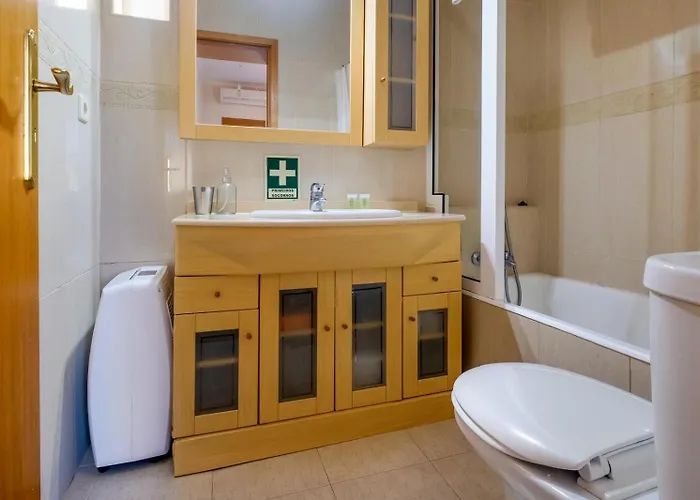 Casa de Férias 2 Bdr Guadiana House Garden Metro Station 2min