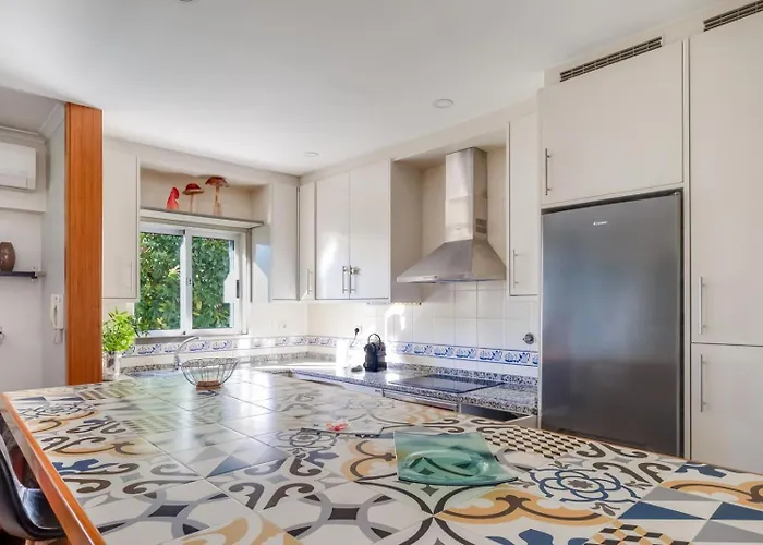 2 Bdr Guadiana House Garden Metro Station 2min Ferienhaus