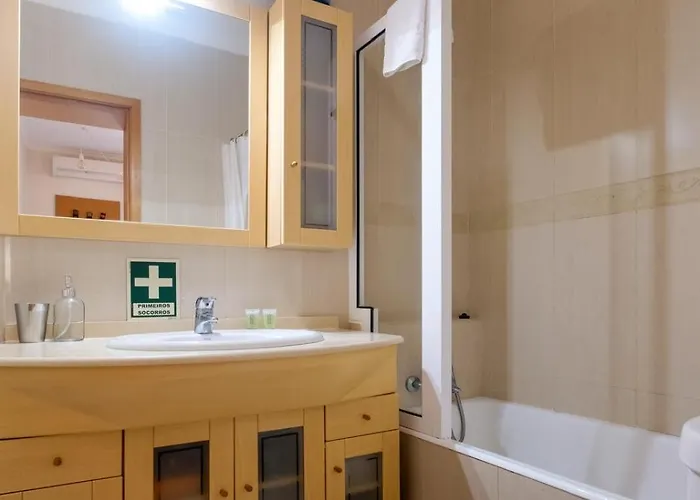 2 Bdr Guadiana House Garden Metro Station 2min * Porto