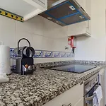 2 Bdr Guadiana House Garden Metro Station 2min Semesterbostad