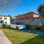 2 Bdr Guadiana House Garden Metro Station 2min Semesterbostad